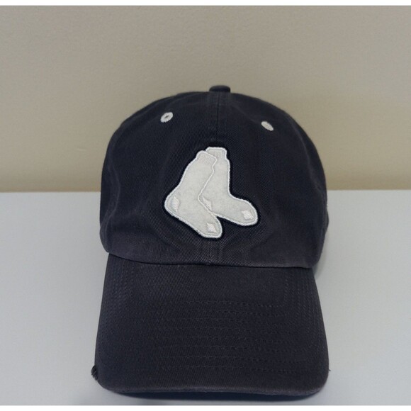 Twins Enterprise Other - Boston Red Sox Twins Enterprise Genuine Merchandise Baseball Fitted Cap Navy L